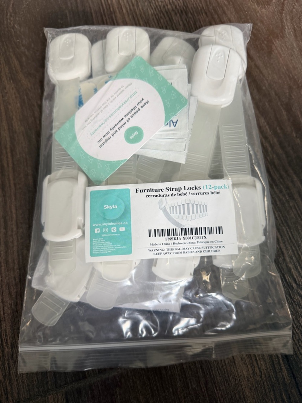 Skyla White Furniture Strap Locks (12-pack)